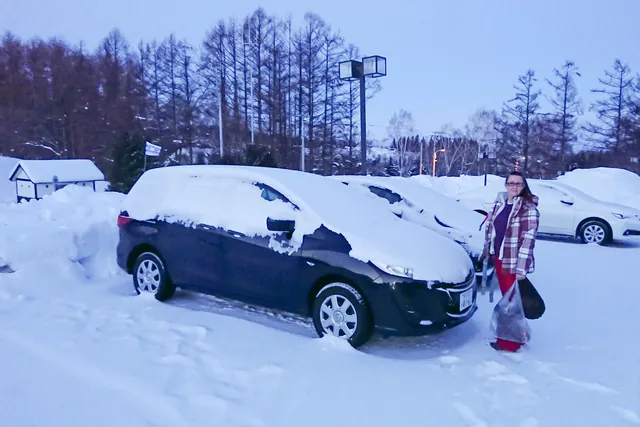 A decent snow covering overnight. Reasonably early start for our first trip to Asahidake