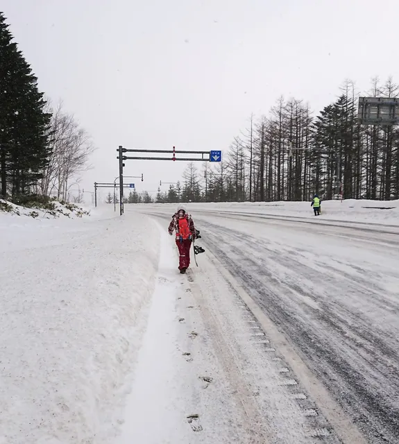 We hit the road at the bottom and had to hike back 30 mins along the main carriageway