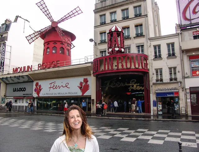 Having put some serious hours in watching the film, Gill had to pay homage to Moulin Rouge
