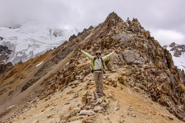 Gill reaches the Portachuelo Pass at 15,580 feet (4749m) with ease