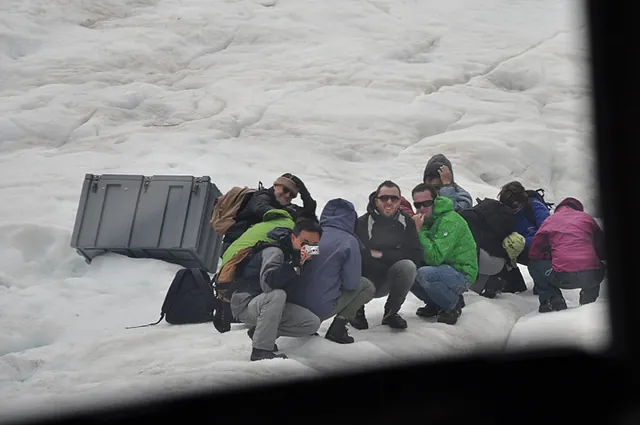 The early groups take cover as we make a landing