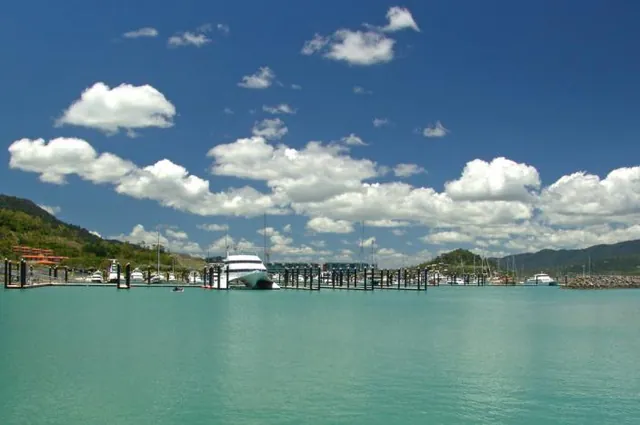 We set out from Abel Point Marina in glorious conditions