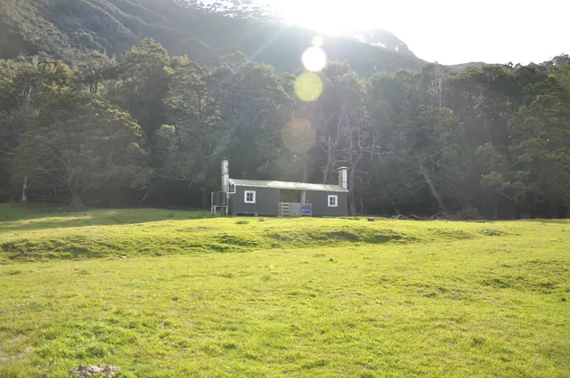 Turns out to be Cascade Hut, used by the NZ Alpine Club for climbing trips