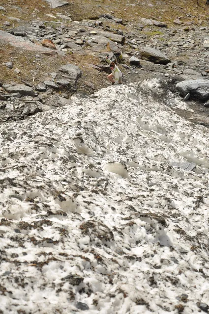 Gill finding the surface a bit treacherous to walk on